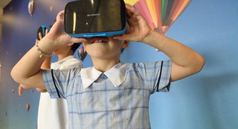 The Power of Virtual Reality in STEM Education: Enhancing Learning through Immersive Experiences